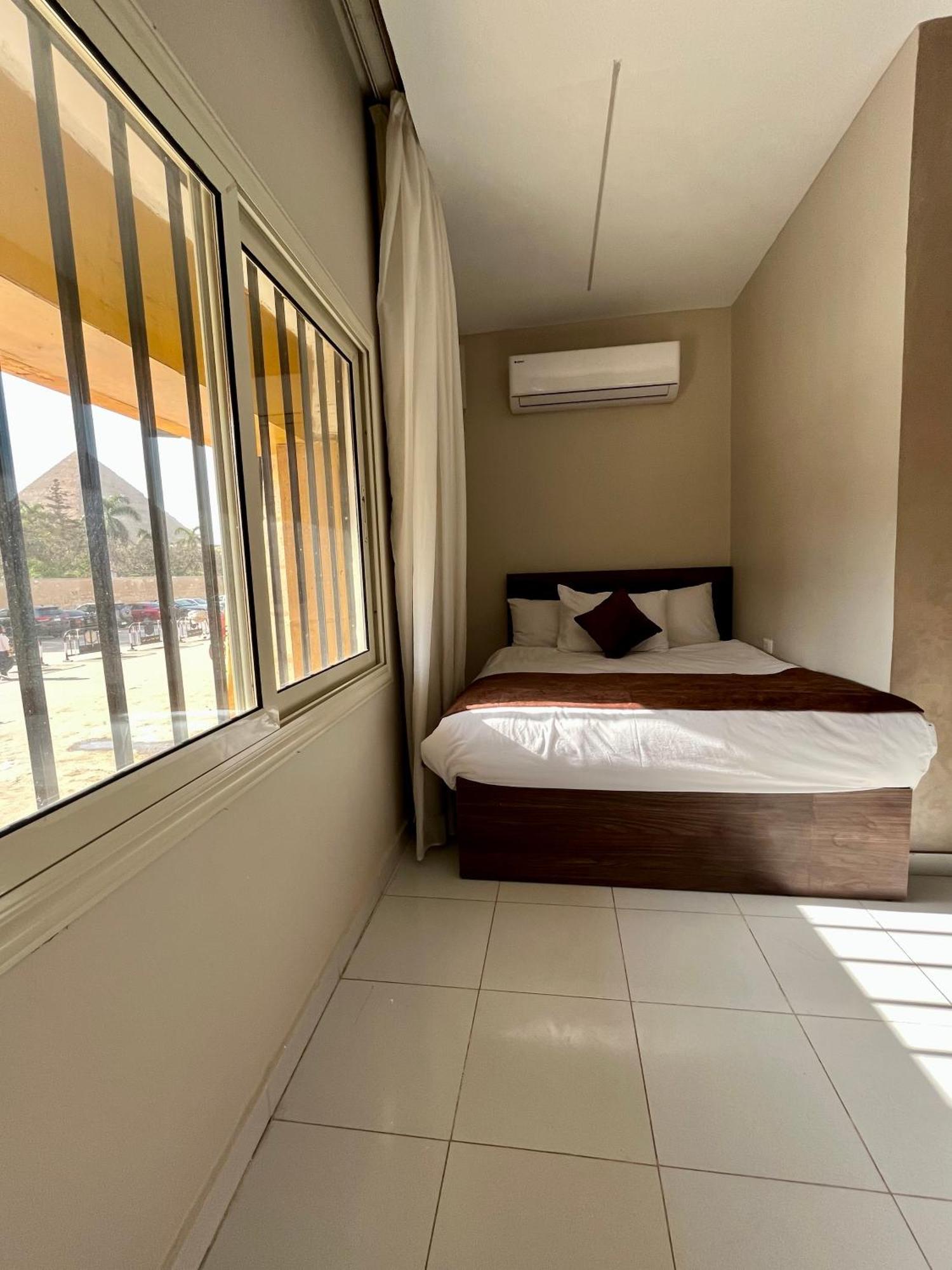 Shadow Pyramids Suites And Jacuzzi Kafret el-Gabal Екстериор снимка