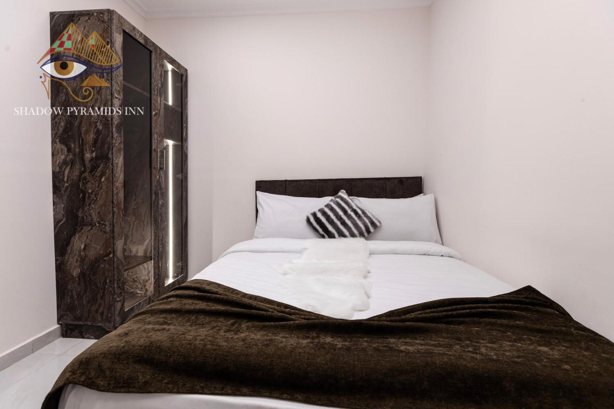 Shadow Pyramids Suites And Jacuzzi Kafret el-Gabal Екстериор снимка
