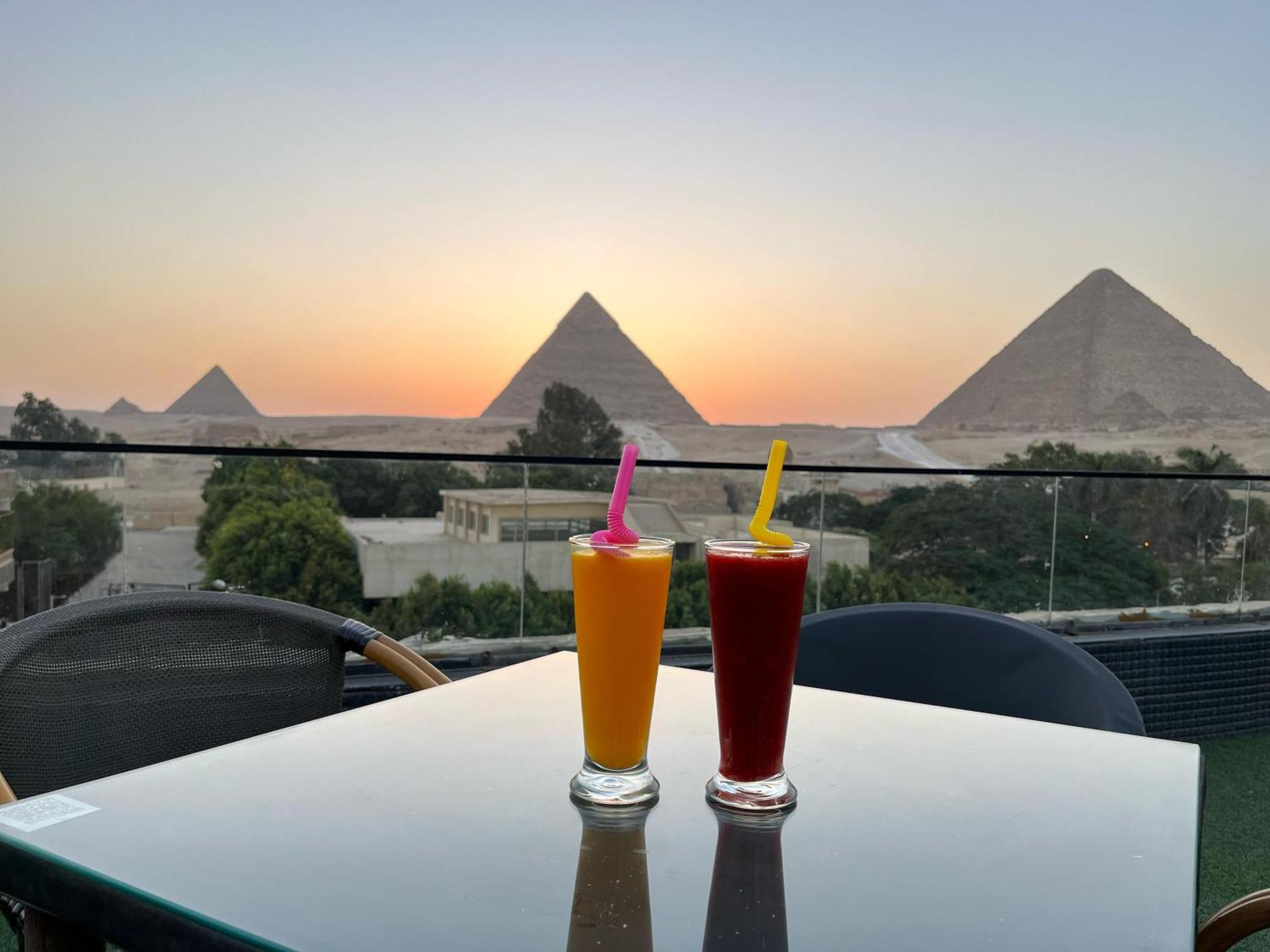 Shadow Pyramids Suites And Jacuzzi Kafret el-Gabal Екстериор снимка