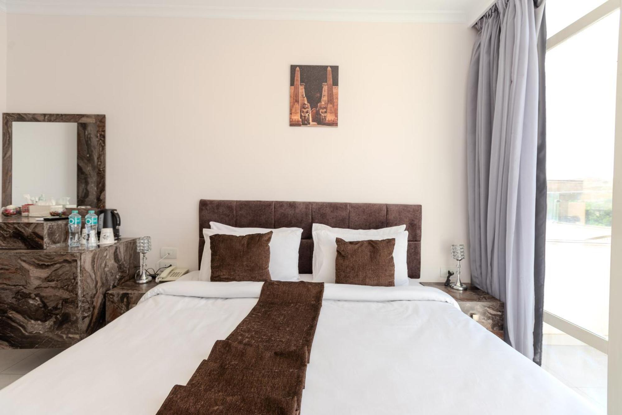 Shadow Pyramids Suites And Jacuzzi Kafret el-Gabal Екстериор снимка